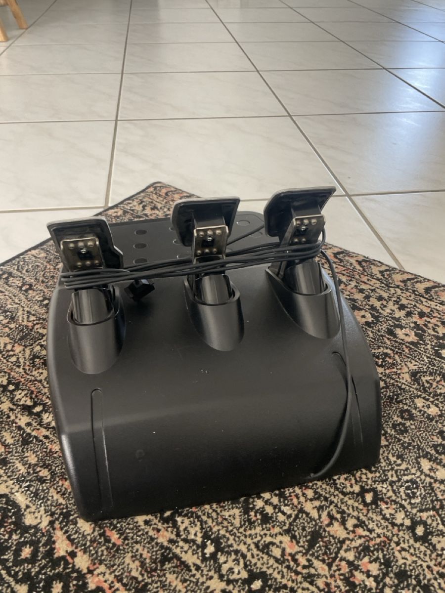 Logitech Manettes: Logitech g29 Driving wheel – D'occasion à Jona par jon_q7zr 3