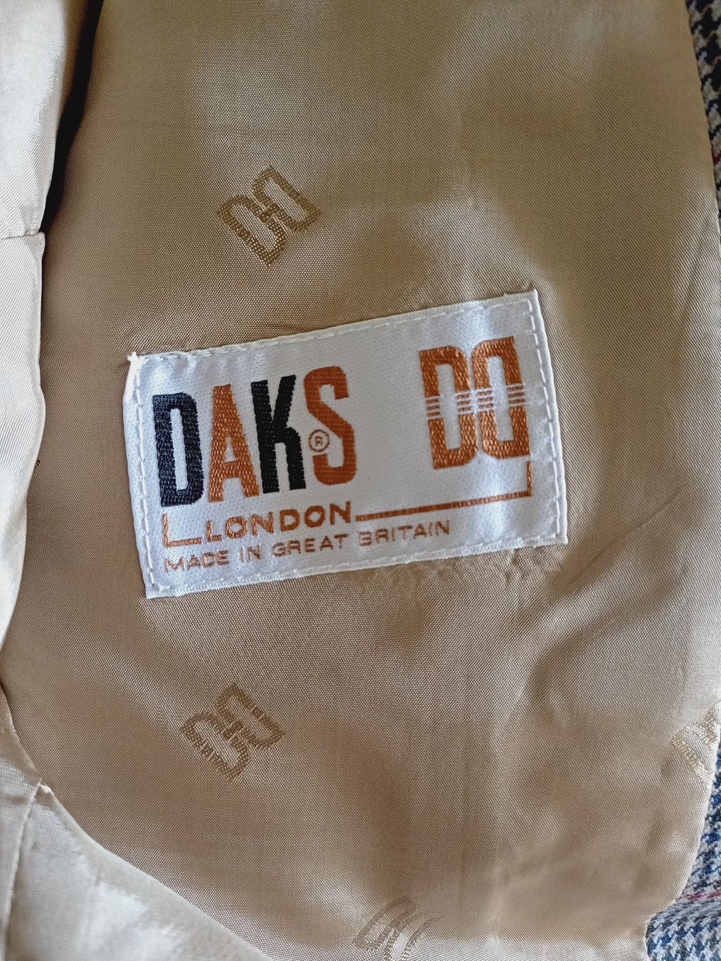 Completi & Tailleur: costume dame Daks – Usato da La Chaux-de-Fonds venduto da taniao 1