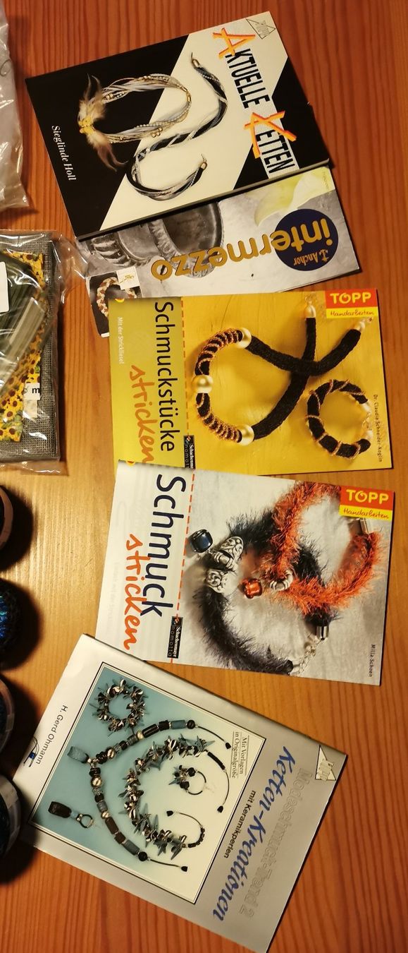 Bastelsets: Set "Schmuck stricken" mit viel Zubehör – Gebraucht aus Detligen von ras_7ksp 1