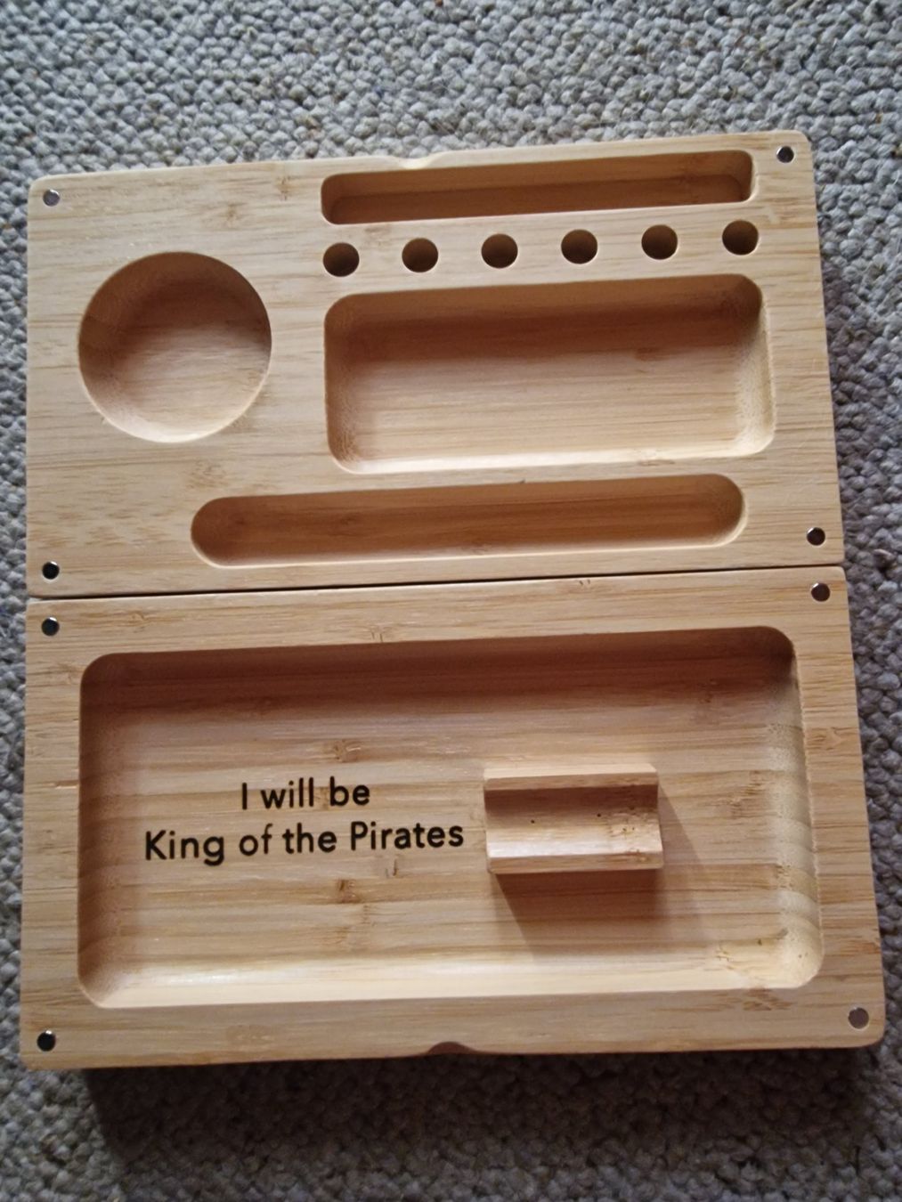 Holzartikel: Wanted Luffy aufbewarungsbox aus Holz – Gebraucht aus wünnewil von mar_f2z8 1