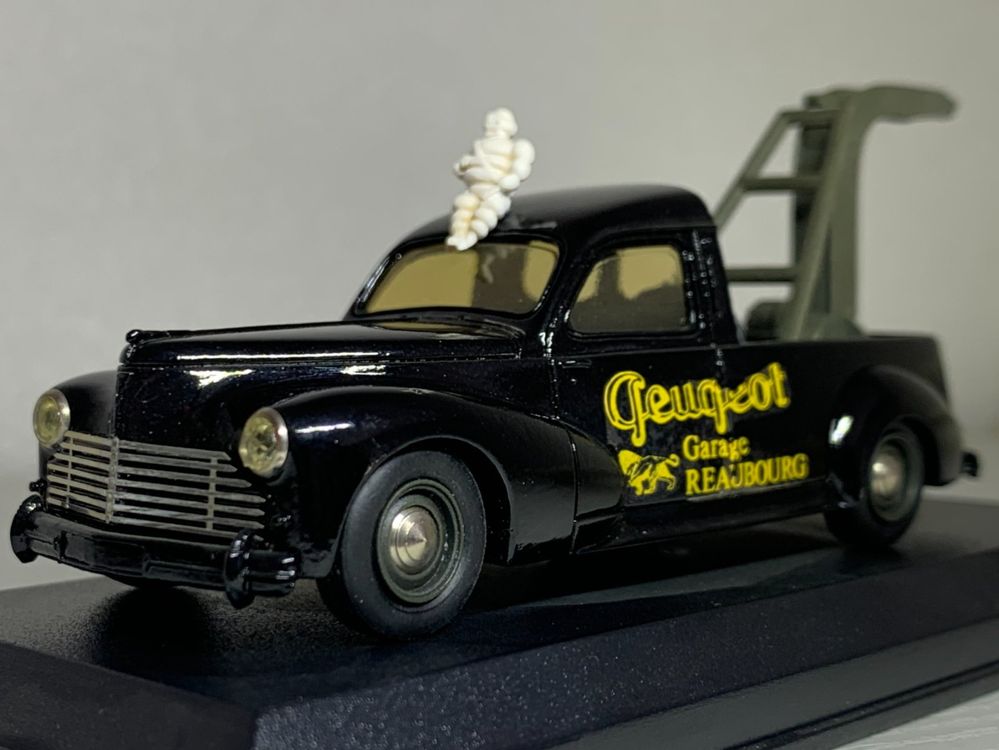 Peugeot 403 Pick Up dépanneuse | 4ème Rétro Festival de Caen