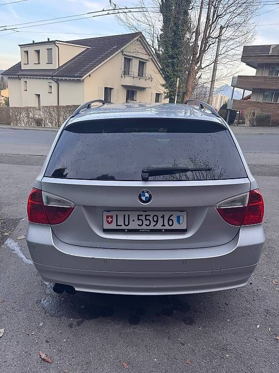 Autos: BMW 325xi Touring  Allrad, Automat – Gebraucht aus Luzern von marcojaraz 3