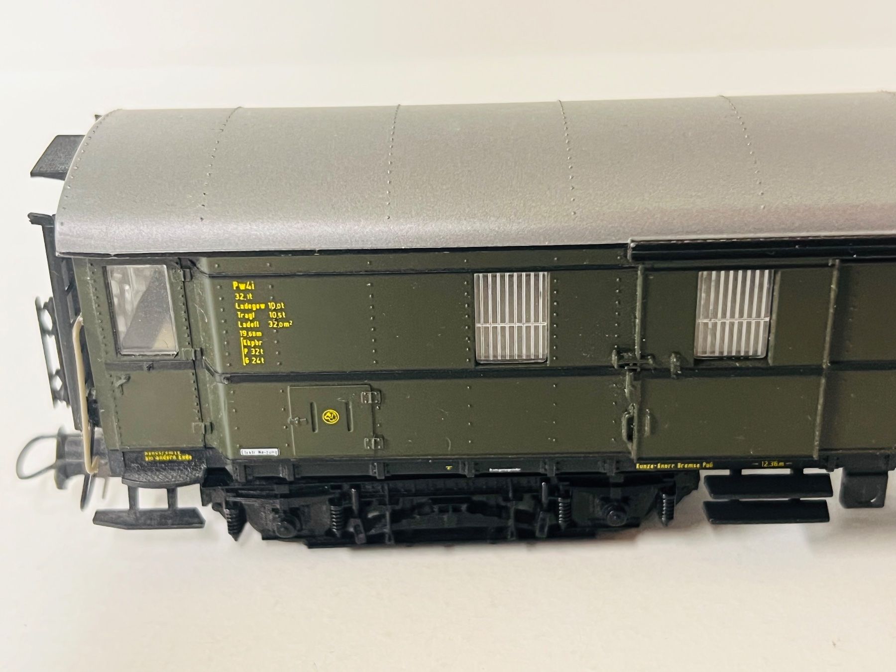 Roco Modellini di ferrovie: Roco DB  Gepäckwagen H0 DC – Difettoso da Geroldswil venduto da TopTrain54 4