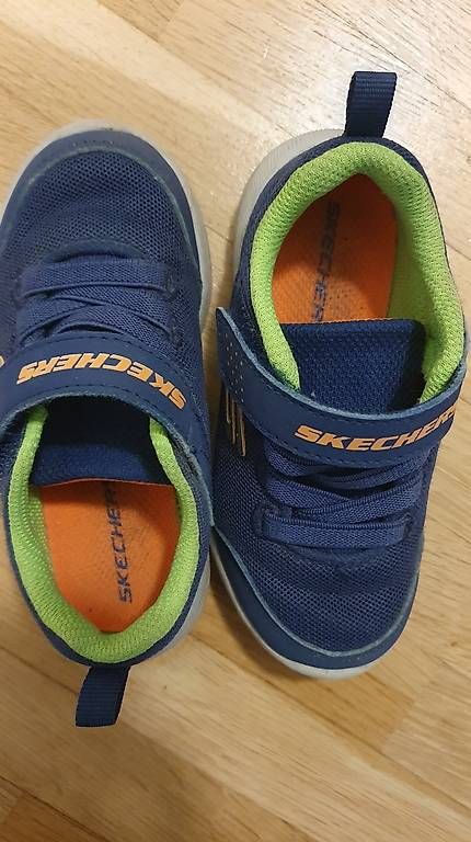 Scarpe per ragazze: Skechers Turnschuhe – Usato da Bolligen venduto da pia_58dh 1