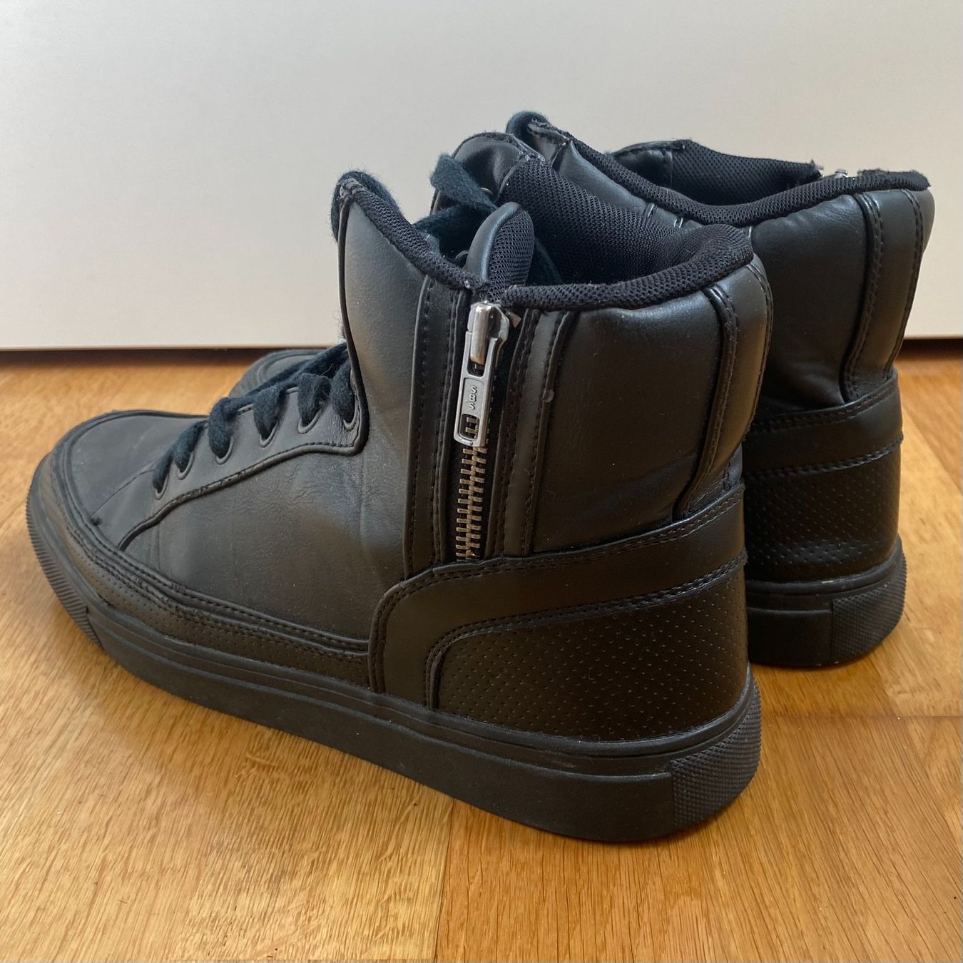 Scarpe da uomo: High-Sneakers URBAN CLASSICS Schwarz / Leder Gr. 41 – Usato da Chur venduto da datho7278 2