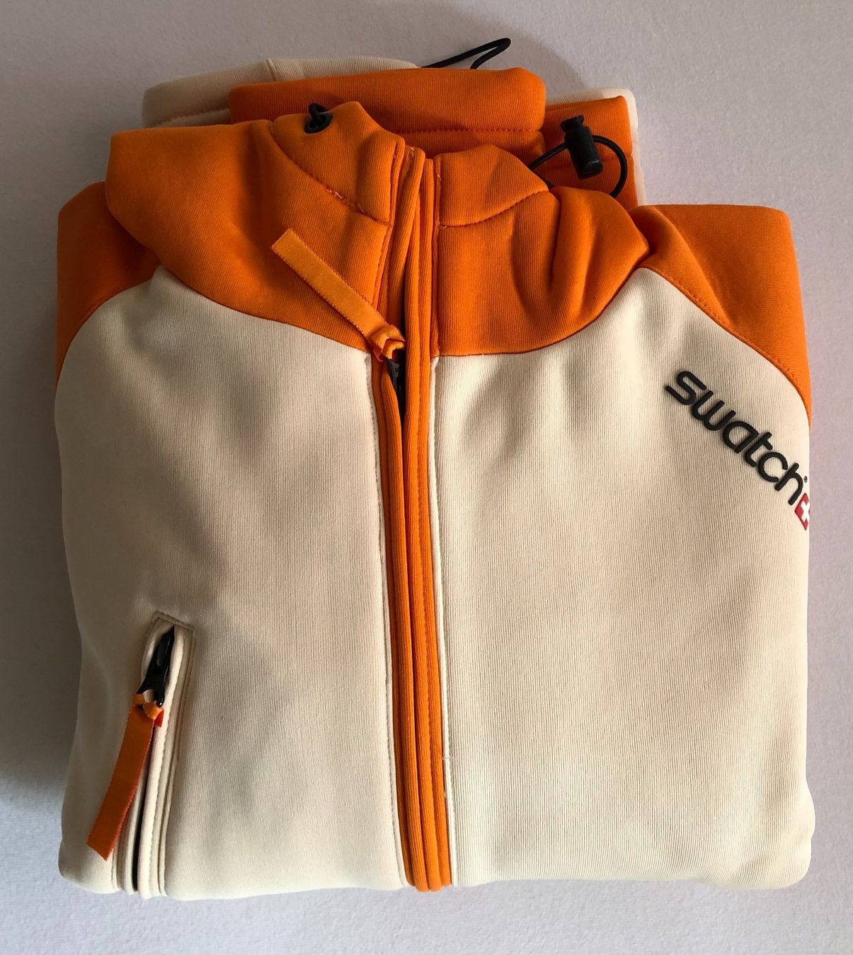 Giacche: Swatch Trendy Hooded Jacket – Nuovo e nell'imballaggio originale da Naefels venduto da Lenanae 7