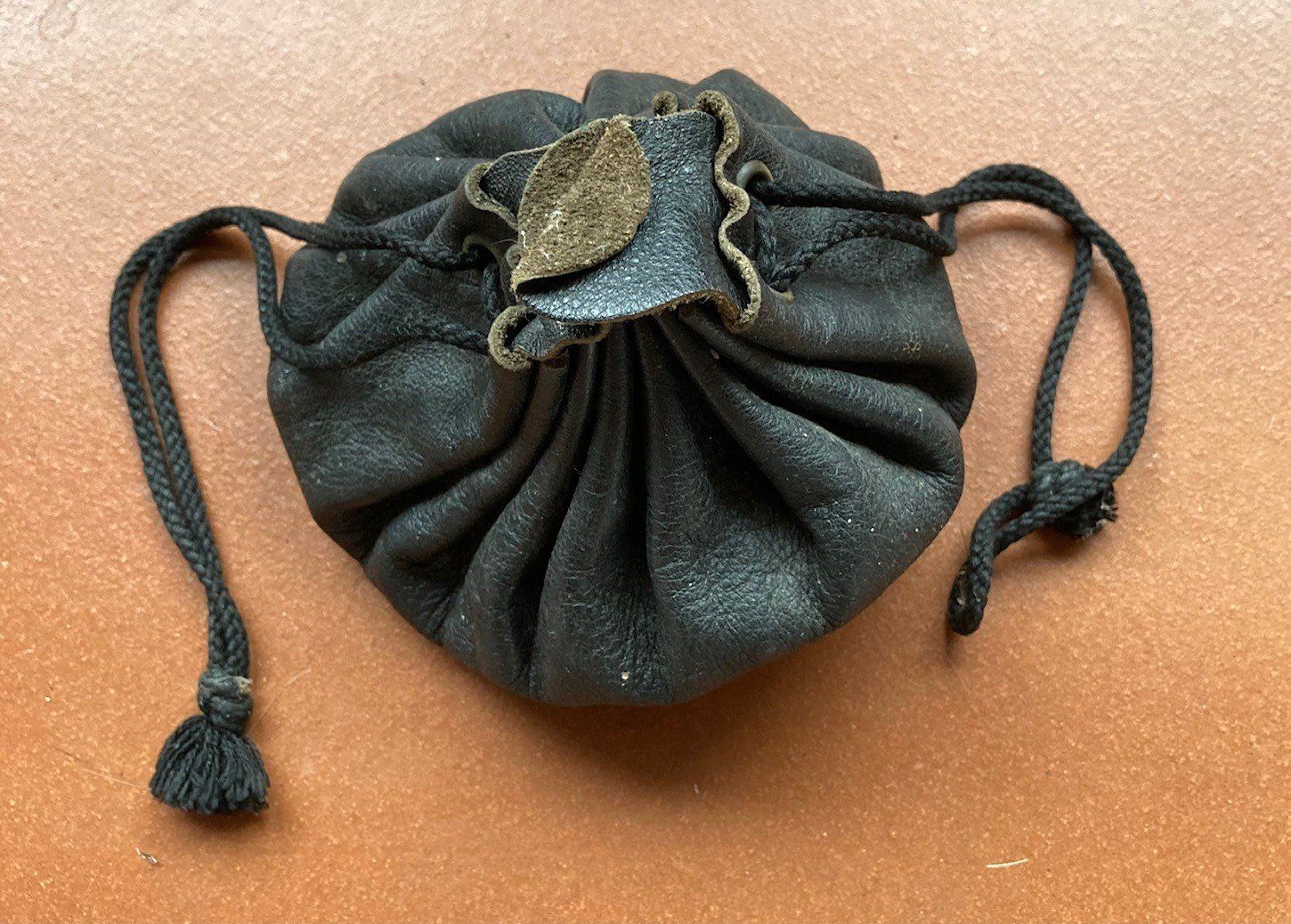 Taschen: Natur-Lederbeutel – Gebraucht aus Orselina von Vrenegonde