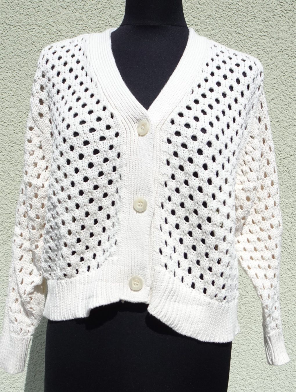 Beldona Giacche: Beldona Strickjacke beige Lochmuster Gr. S/M – Usato da Winterthur venduto da blumeblau77