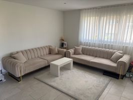 Ensemble 2 canapés-lits velours beige et pieds dorés