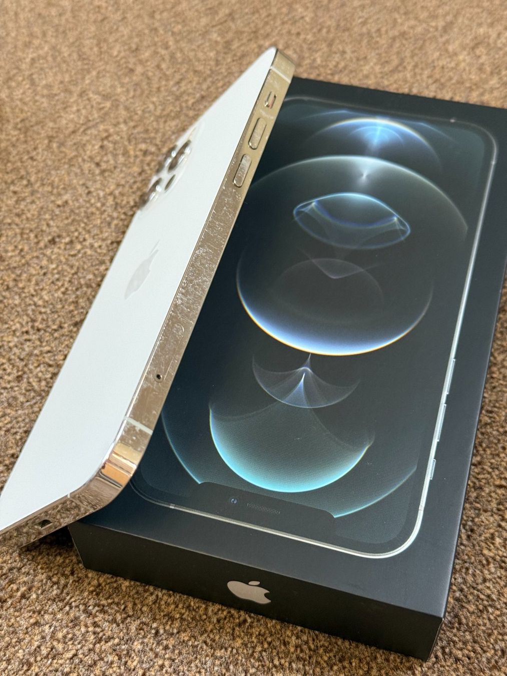 Apple Telefoni cellulari / Smartphones: Iphone 12 Pro / 128 GB / 85% / Silber – Usato da Staad SG venduto da Reak 5