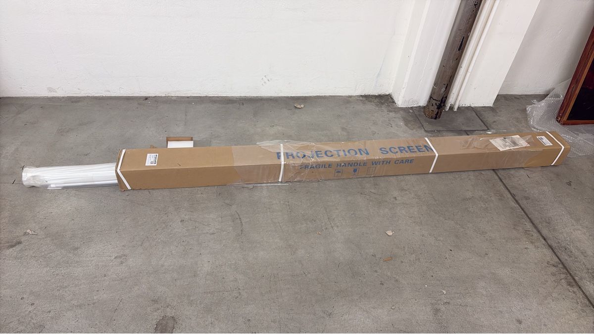 Altri Accessori: Projection Screen new in original in box – Nuovo (secondo la descrizione) da Ebmatingen venduto da silverskys