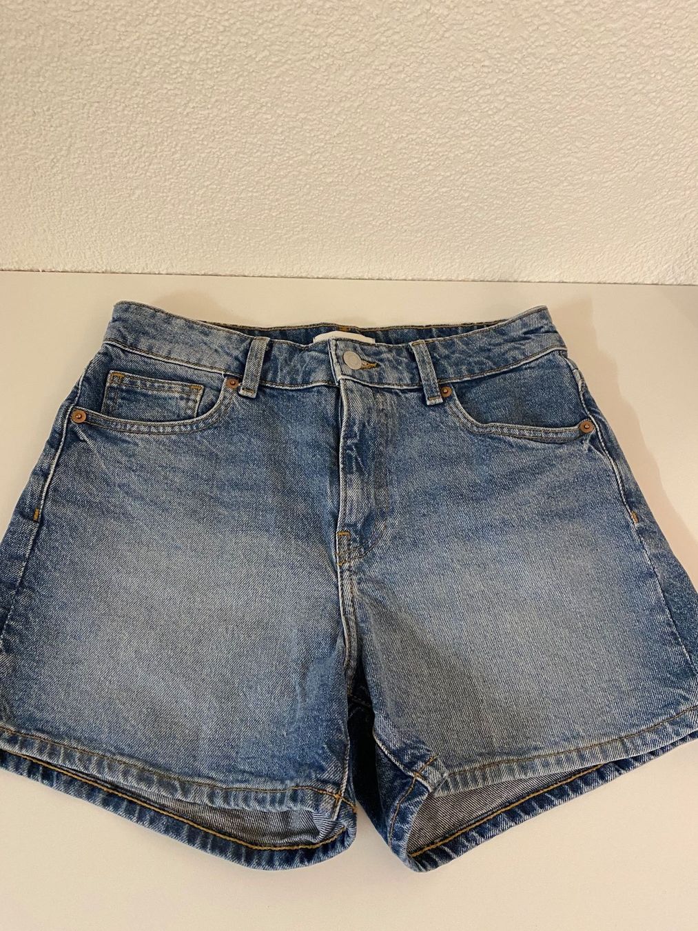 H&M Jeans: Jeans Shorts, H&M, Gr. 36 – Nuovo (secondo la descrizione) da Biberstein venduto da Miana2