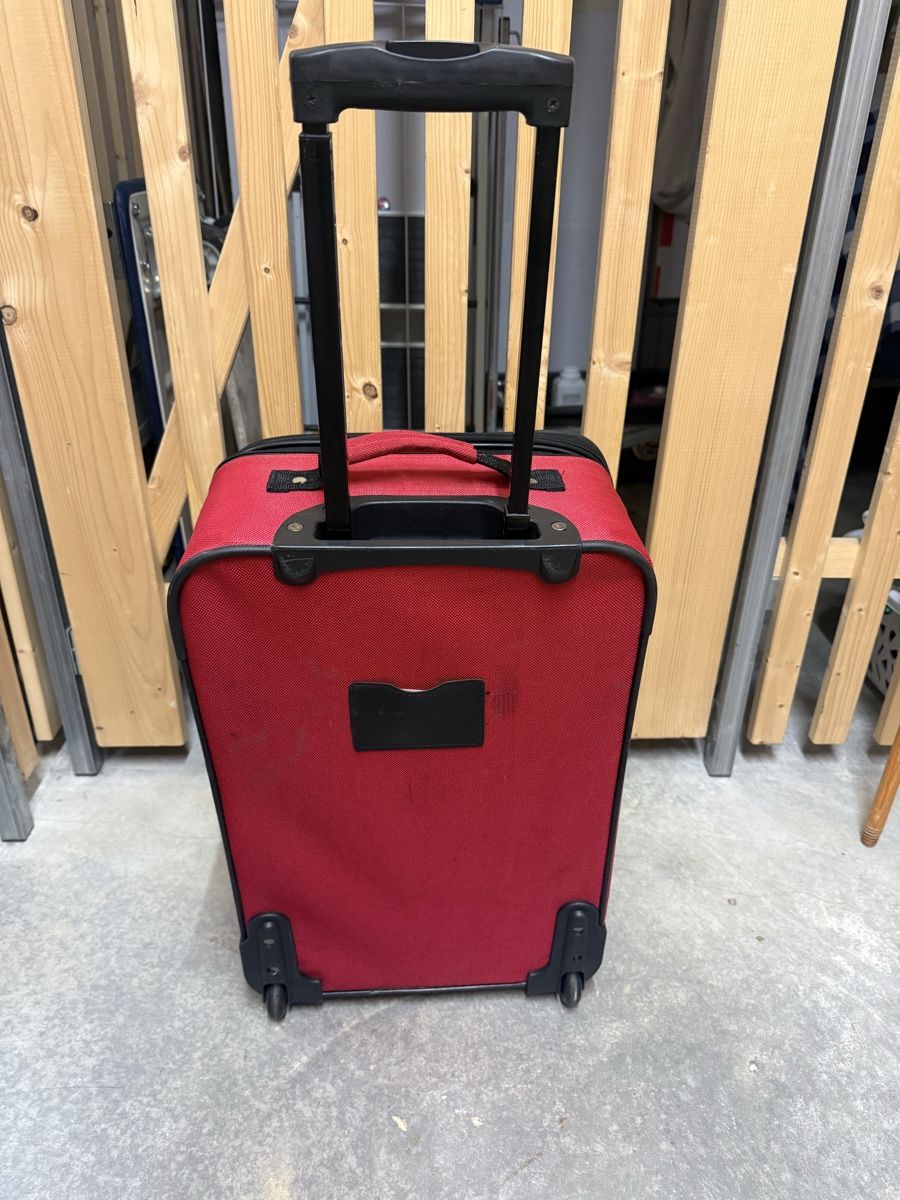 Valigie: Roter Koffer Trolley Handgepäck – Usato da Weiach venduto da DanielaCecillia 6