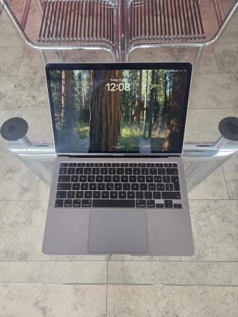 MacBook Air 13-inch, 2020, 16 GB, i5 | Inkl. Equipment