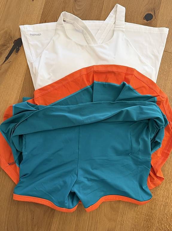Adidas Lotti di vestiti: Sportset Grösse M – Nuovo (secondo la descrizione) da Seewen SZ venduto da Missholdi 4