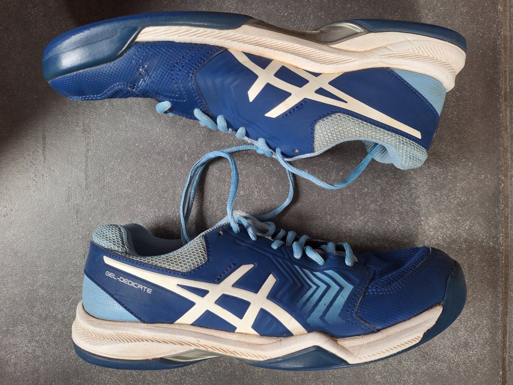 Asics Herrenschuhe: Tennisschuhe indoor, Grösse 40,5 – Gebraucht aus St.Gallen von dajo0809 4