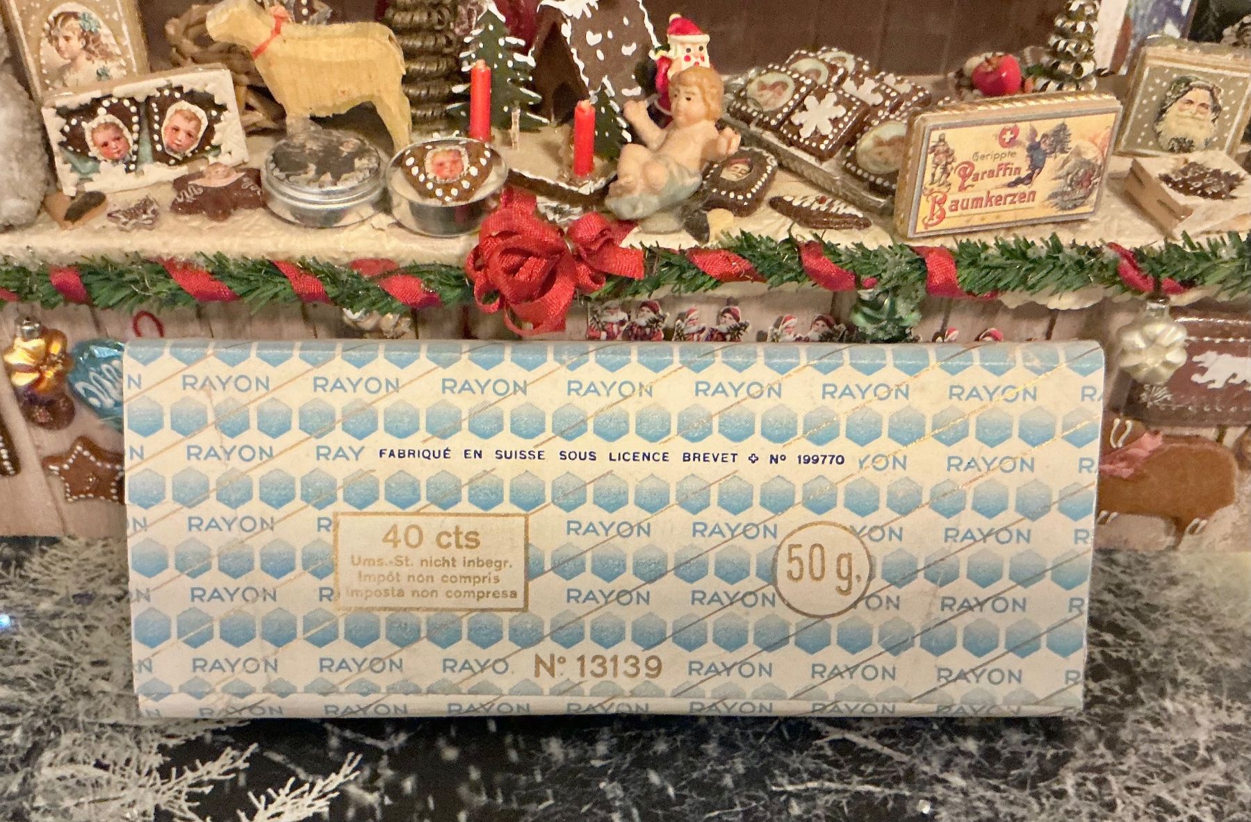 Tutte le decorazioni: ALTE RAYON CHOCOLADETAFEL VON CAILLER – Usato da Zell LU venduto da Silvermemory 1