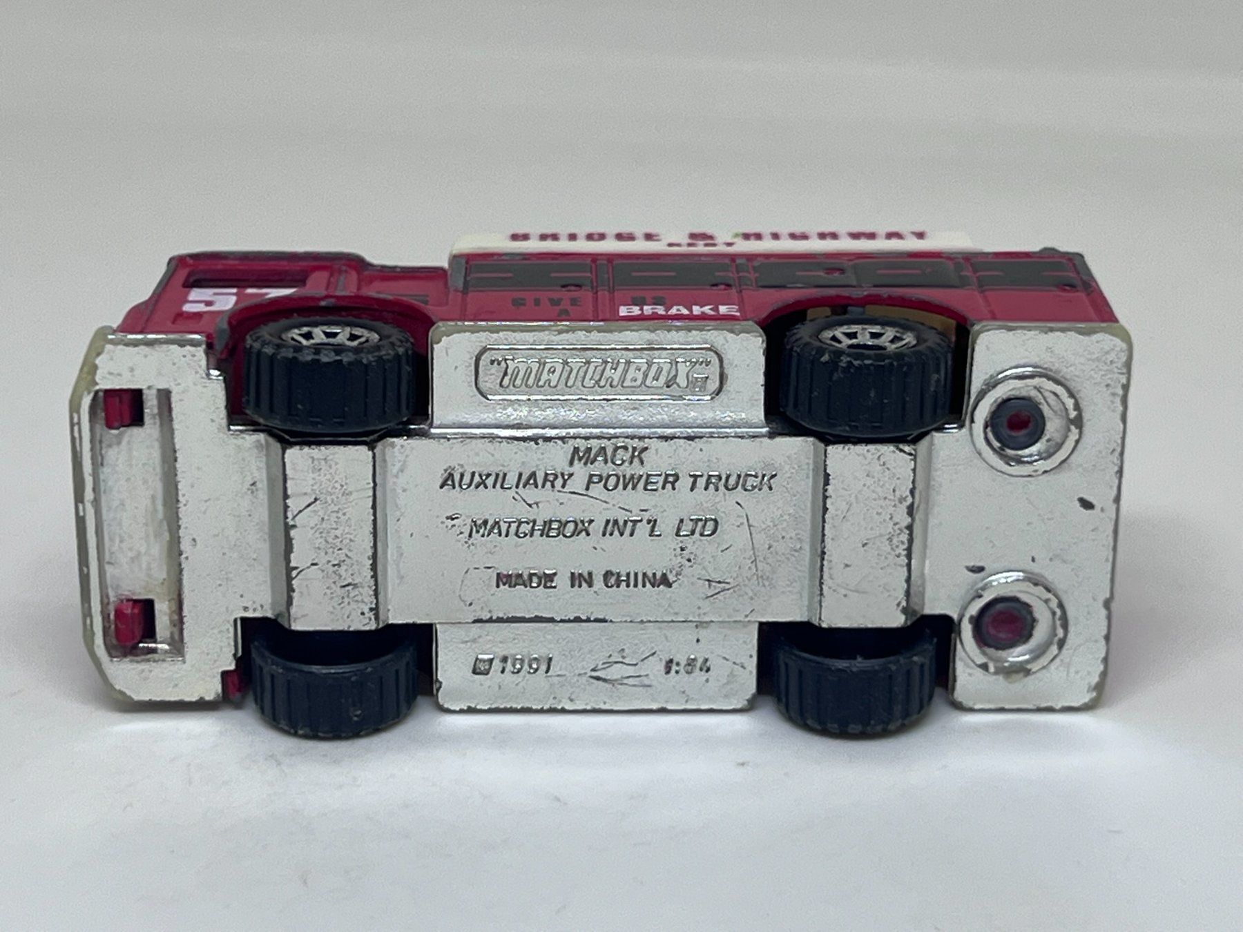 Matchbox Modellautos: Matchbox Mack Auxiliary Power Truck #399 – Gebraucht aus Wildegg von LaaBoutique 3