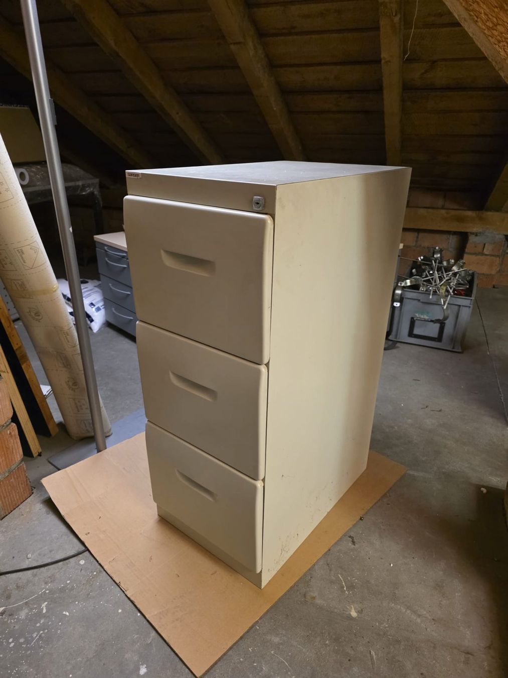 Schränke: Vintage Aktenschrank – Gebraucht aus Niederbuchsiten von B_Marchand 1