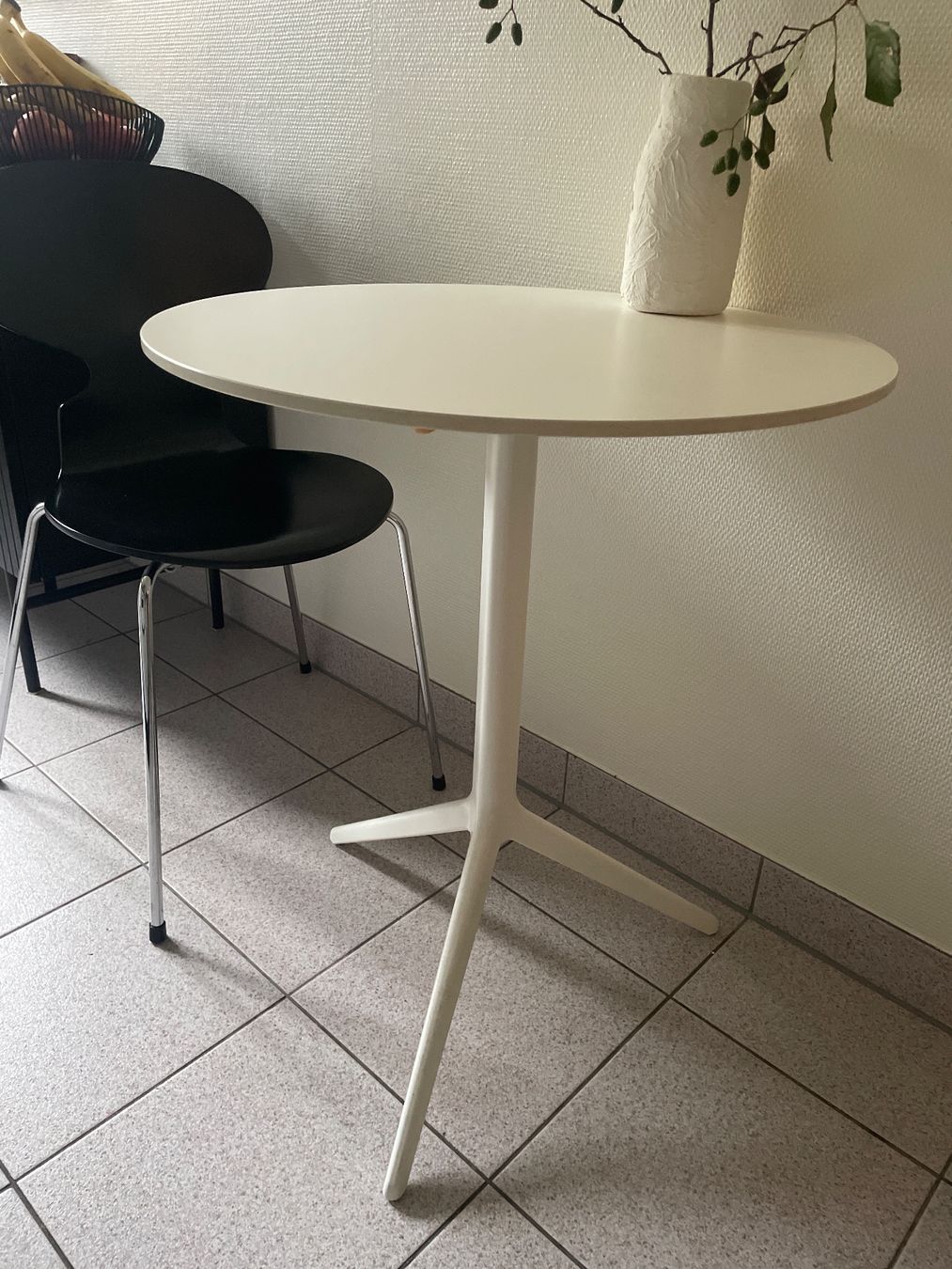 Lista Tavoli: Table ronde blanche Lista – Usato da Lausanne venduto da Molecule11 1