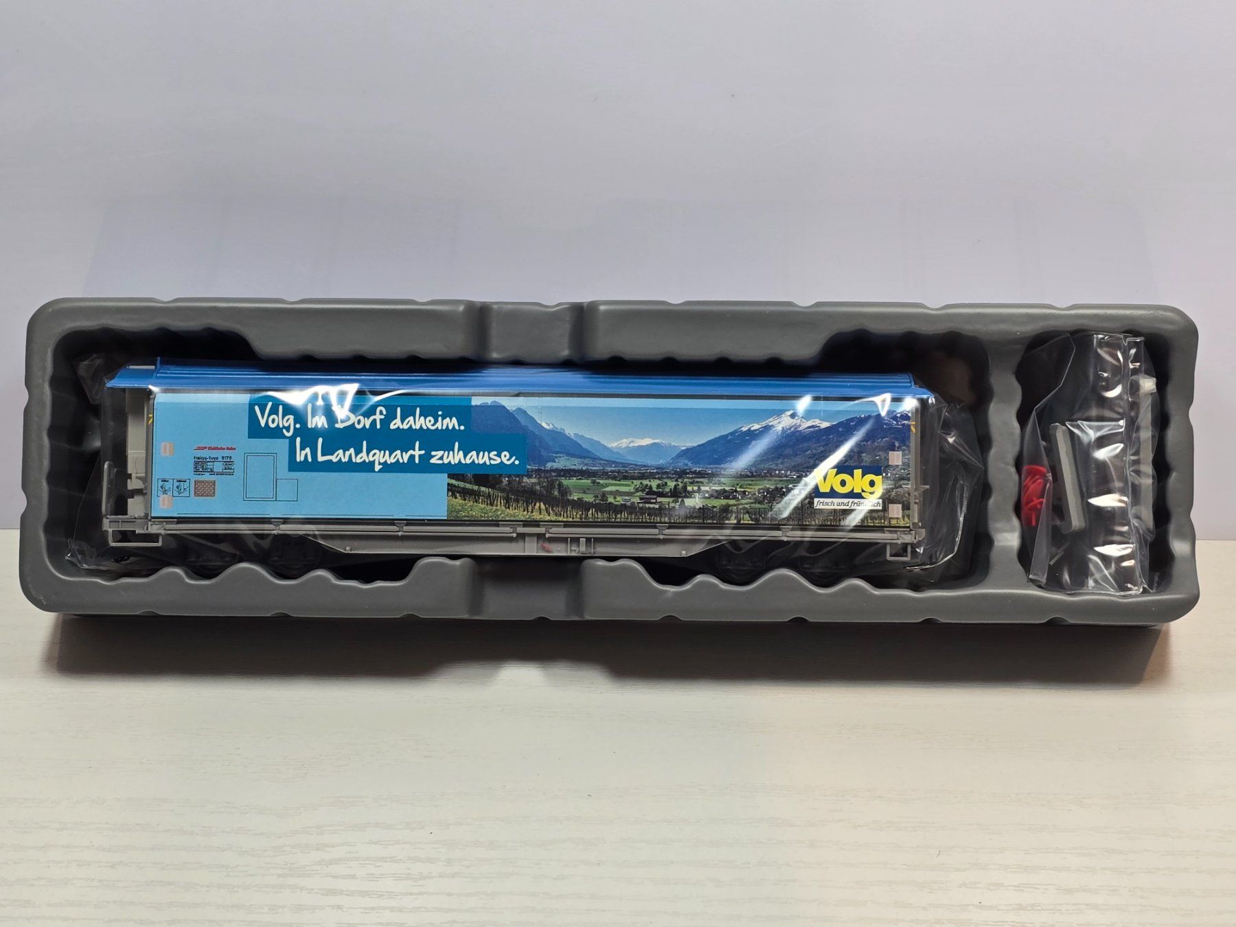 Bemo Modellini di ferrovie: Bemo, 2288165, RhB,  Volg Landquart hellblau, Neu – Nuovo e nell'imballaggio originale da Kloten venduto da Nicola2 2