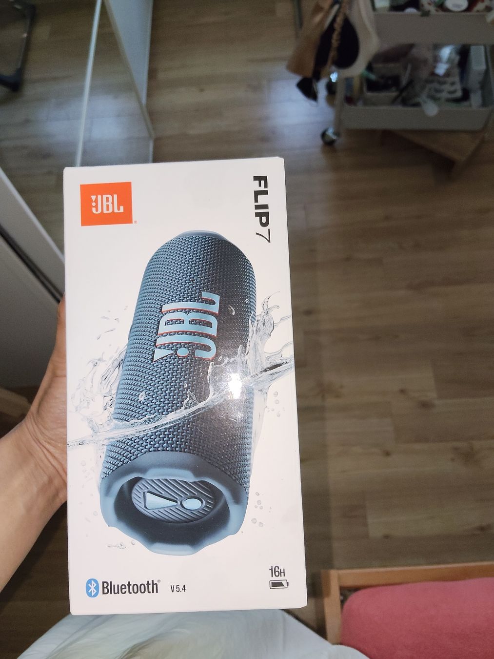 JBL Casse acustiche: JBL Flip 7 Bluetooth Lautsprecher neuwertig – Nuovo (secondo la descrizione) da Wil SG venduto da Peachy