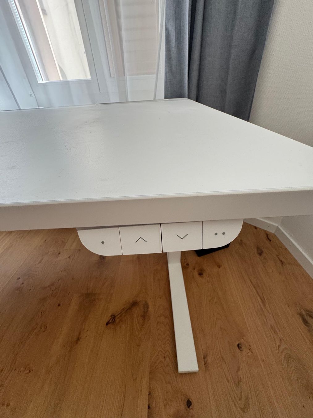 Ikea Scrivanie: IKEA MITTZON Steh/Sitzpult Elektr. – Usato da Küsnacht ZH venduto da reto-ch 1