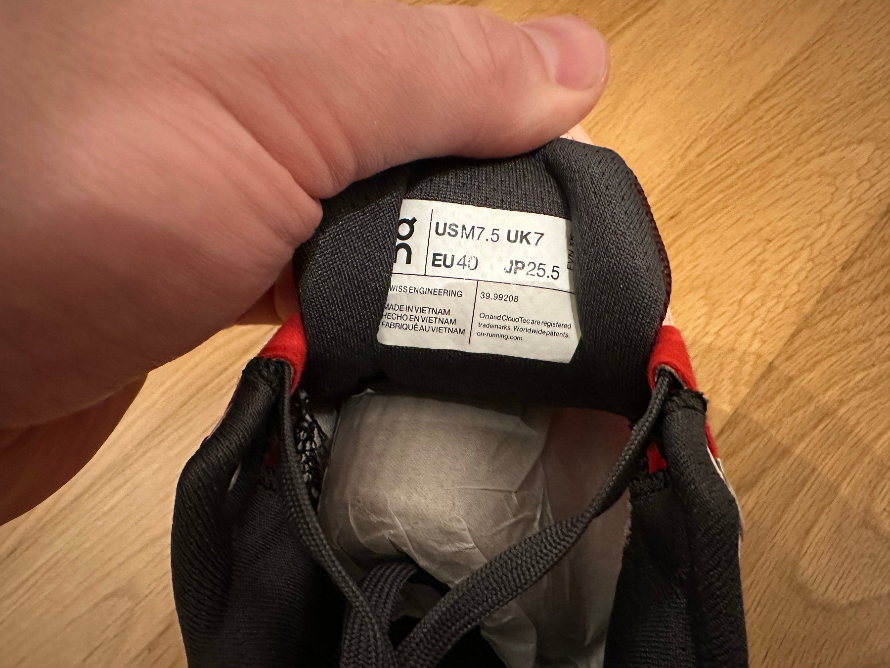 On Scarpe da uomo: On Cloud Schuhe Grösse 40 – Nuovo (secondo la descrizione) da Alpnach-Dorf venduto da Skai0 4