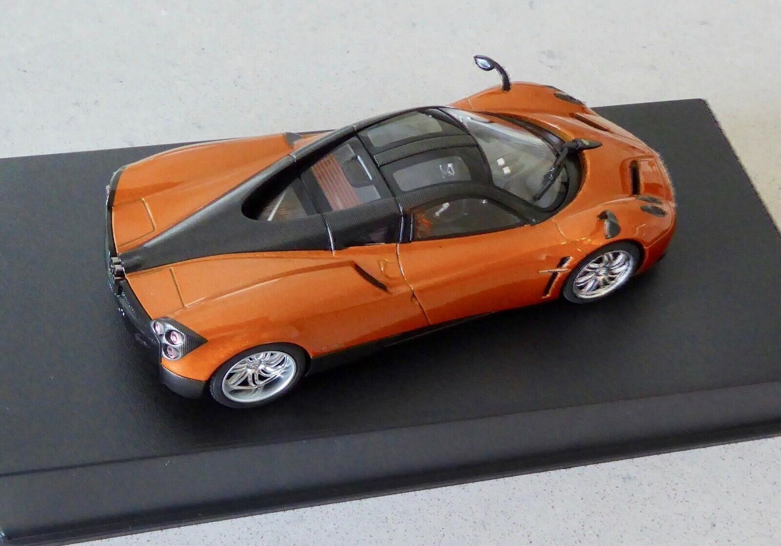 Autoart Modellini d'auto: Pagani Huayra – Nuovo e nell'imballaggio originale da Flawil venduto da Imperiosud 5