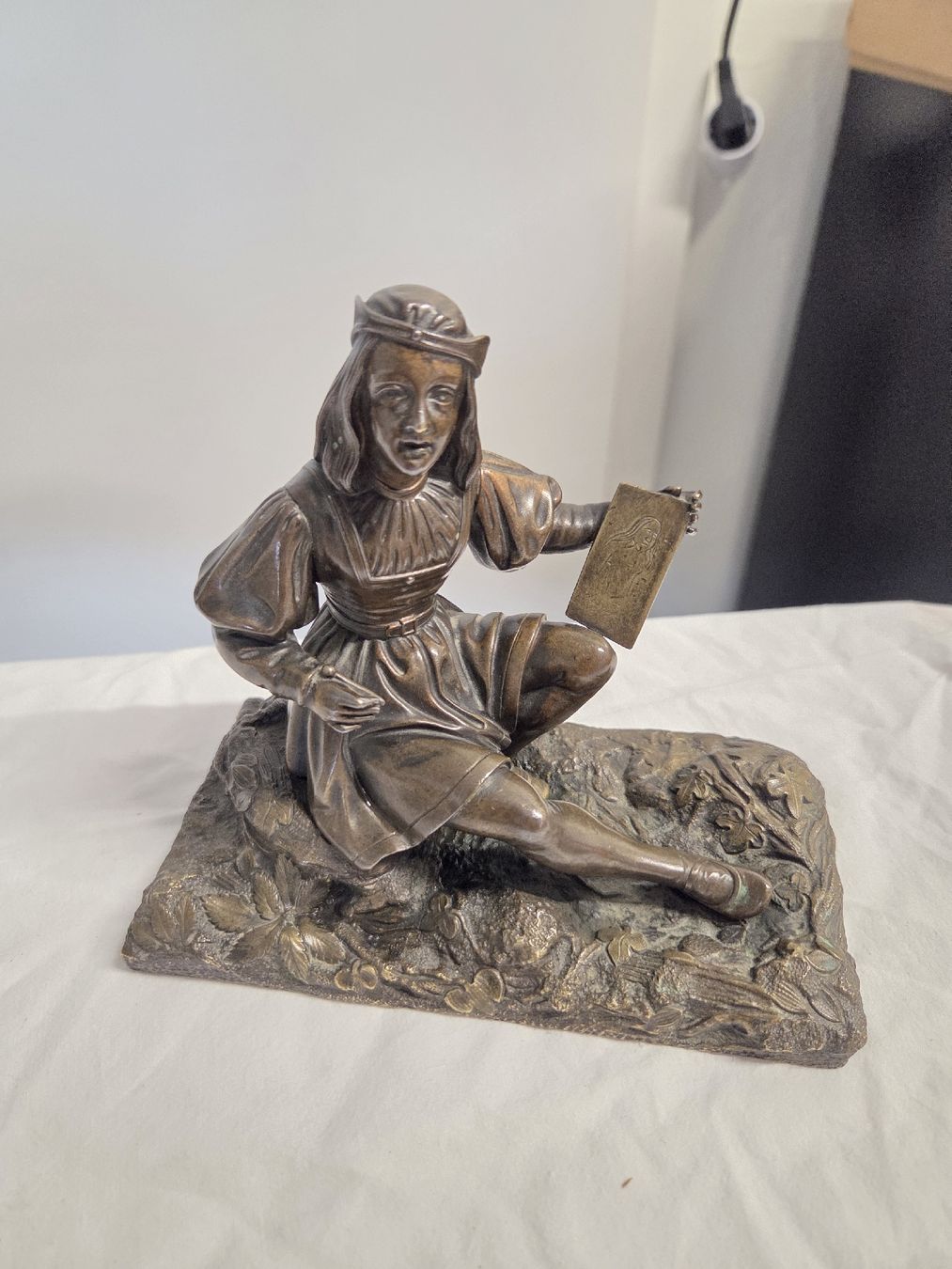 Sculture & Statue: Bronzefigur: Lesende Maid  – Usato da Dietikon venduto da Allegra34