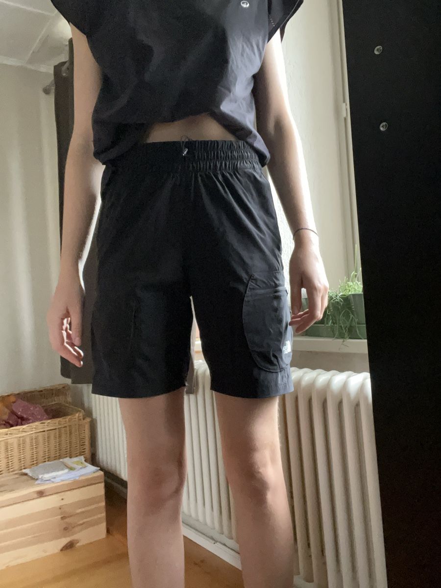 North Face Pantaloni: The North Face Shorts – Nuovo (secondo la descrizione) da Ogens venduto da lau_z665 5
