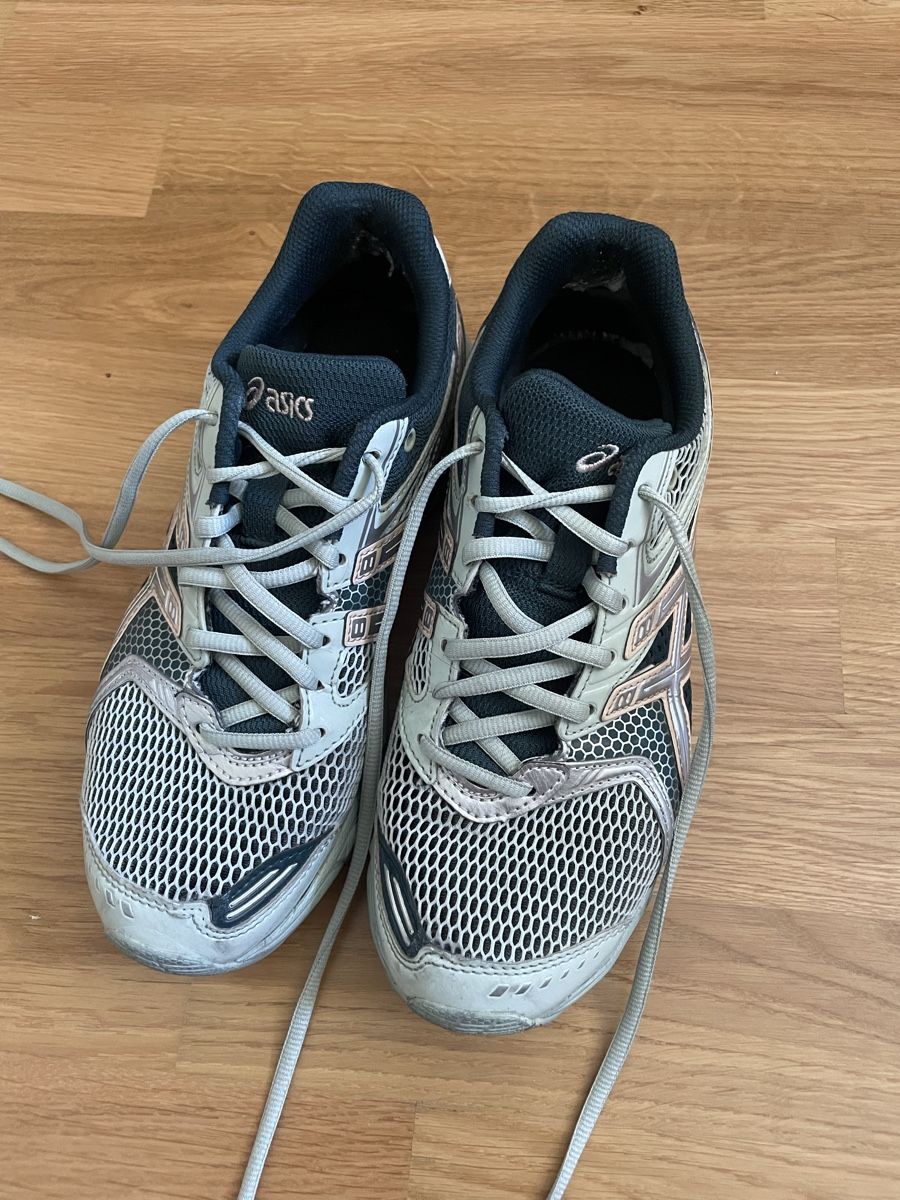 Asics Herrenschuhe: ASICS Sportstyle sneaker 39,5 – Defekt aus Vevey von ali_qc7f 1