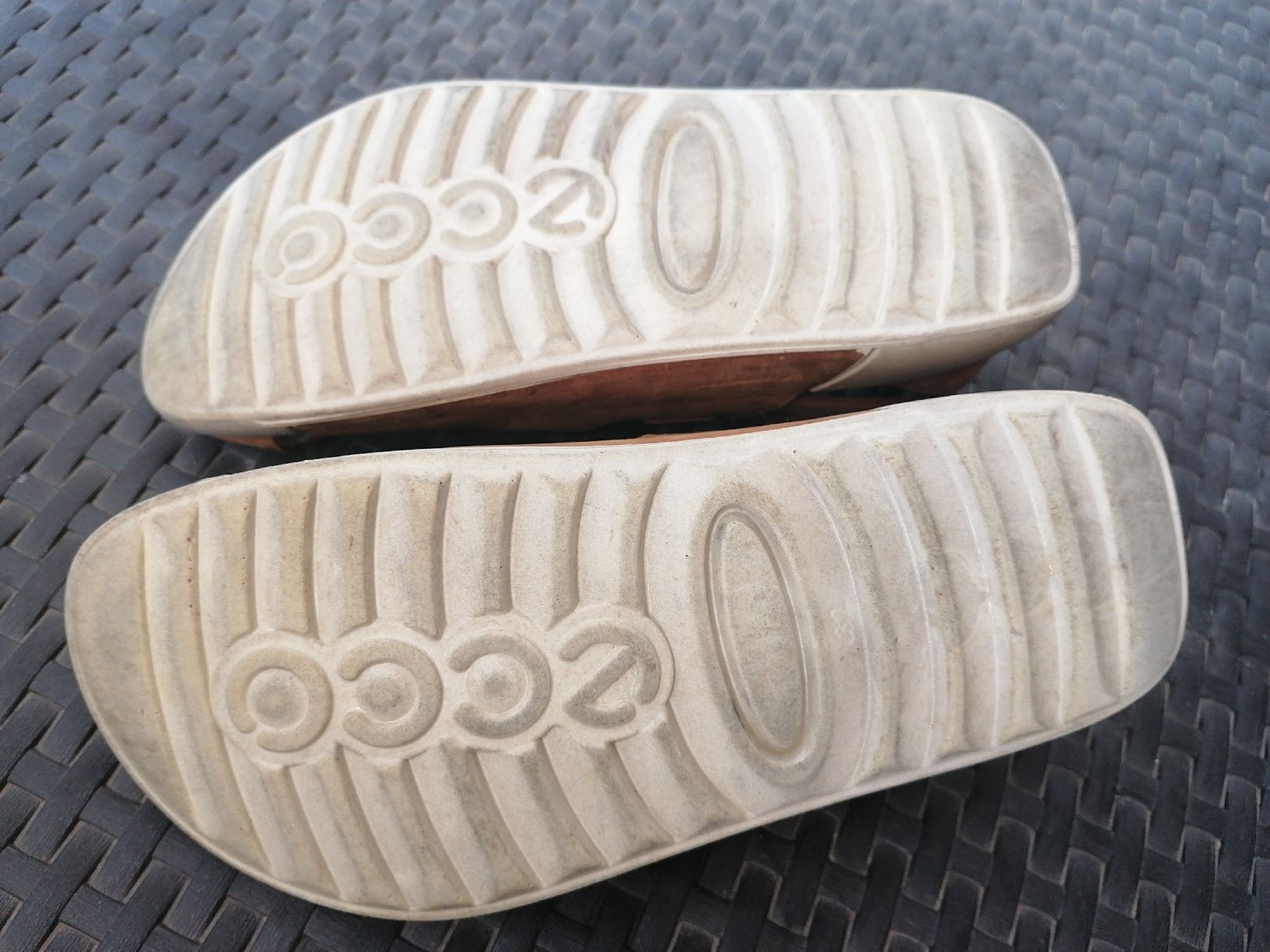 Scarpe per ragazzi: Ecco sandales veritable cuir gr 32 – Usato da Bassecourt venduto da Adeli16 1
