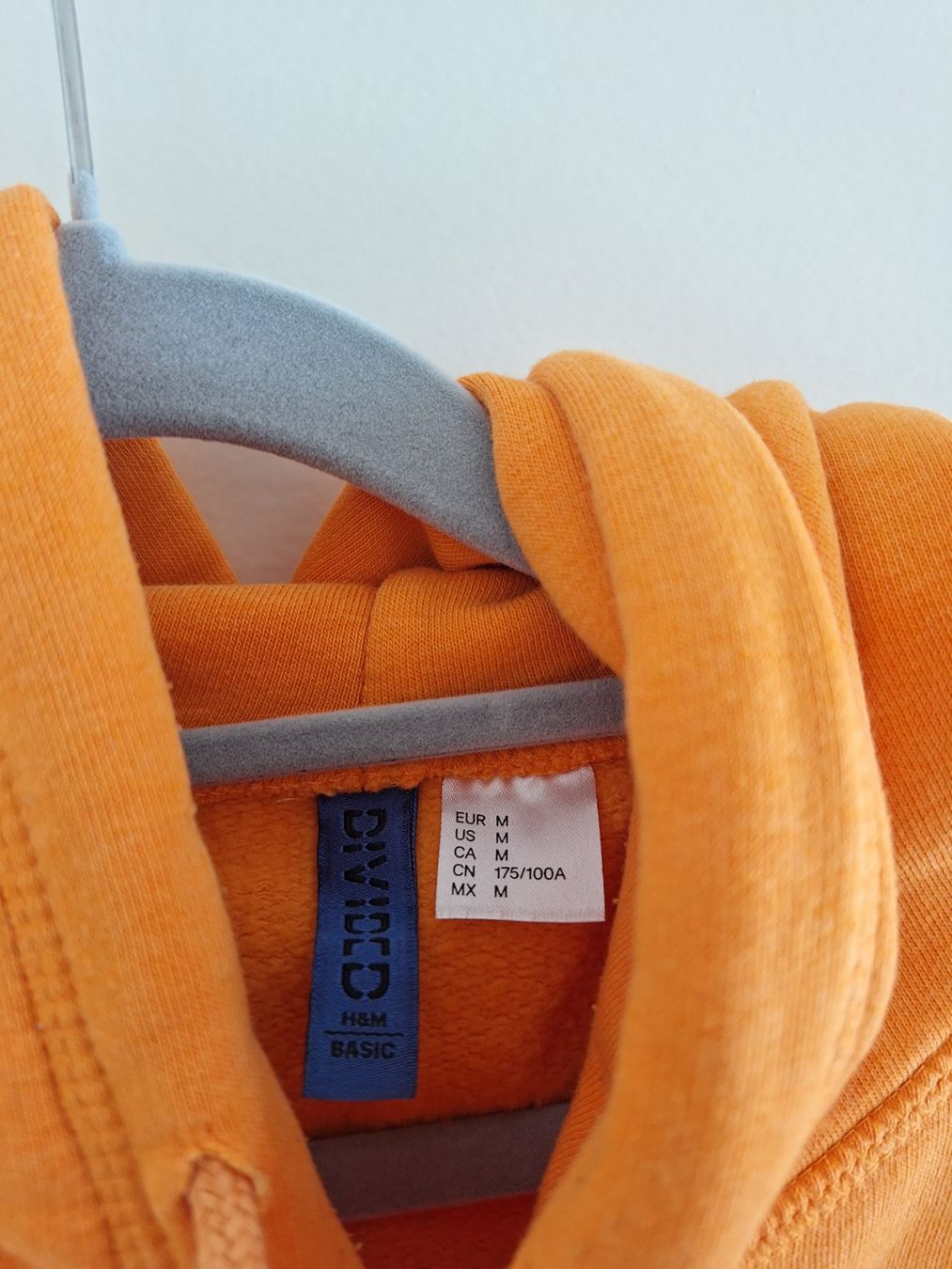 H&M Maglioni & Felpe: Kapuzenpullover H&M Divided orange Grösse M – Usato da Worb venduto da nfsolutions 2