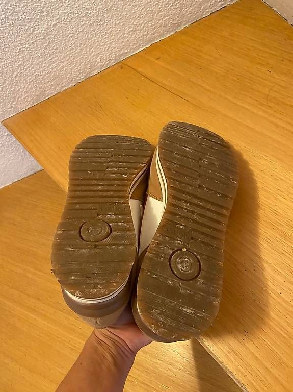 Gabor Scarpe da donna: Hochwertiger Gabor Turnschuh – Usato da Mettmenstetten venduto da Beststeller 3