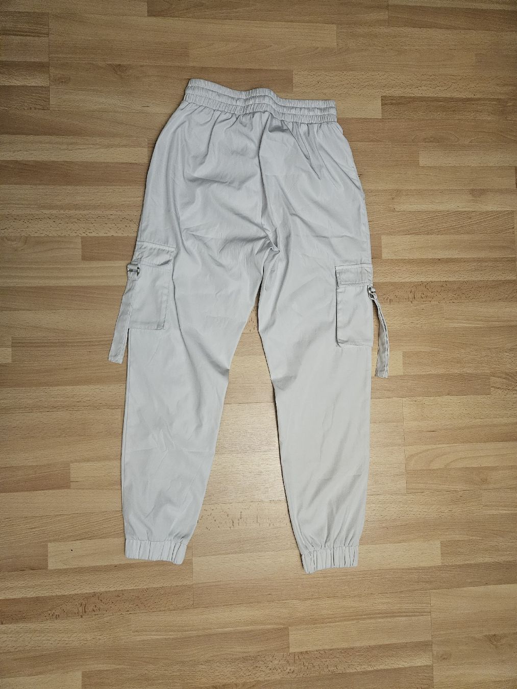 Pantaloni: FB SISTER Cargohose hellgrau Grösse S neu – Usato da Thun venduto da bia_crh9 1