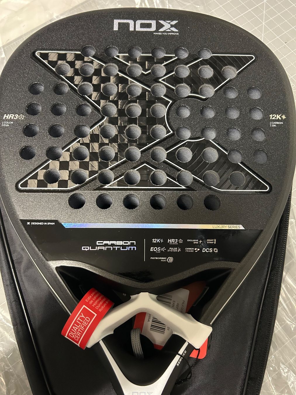 Racchette: NOX Quantum 12K Carbon - Padelschläger NEU! – Nuovo e nell'imballaggio originale da Winterthur venduto da PalarPinoPadel 2