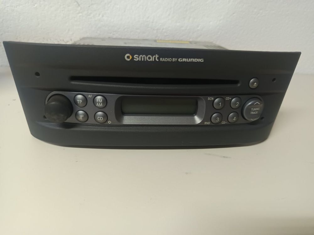 Radio: 1 Stück alter Autoradio – Usato da Buchs SG venduto da sem_vd5r