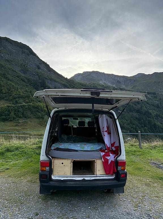Veicoli da campeggio: Van amenagé VW T4 – Usato da Salvan venduto da crazy_dav7 1
