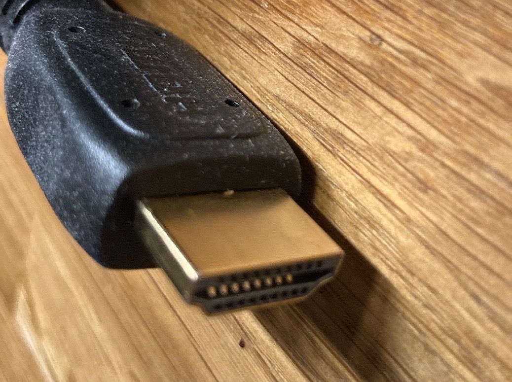 Cavi: HDMI Kabel 3m (gold Standard) – Usato da Lüsslingen venduto da Piper 1