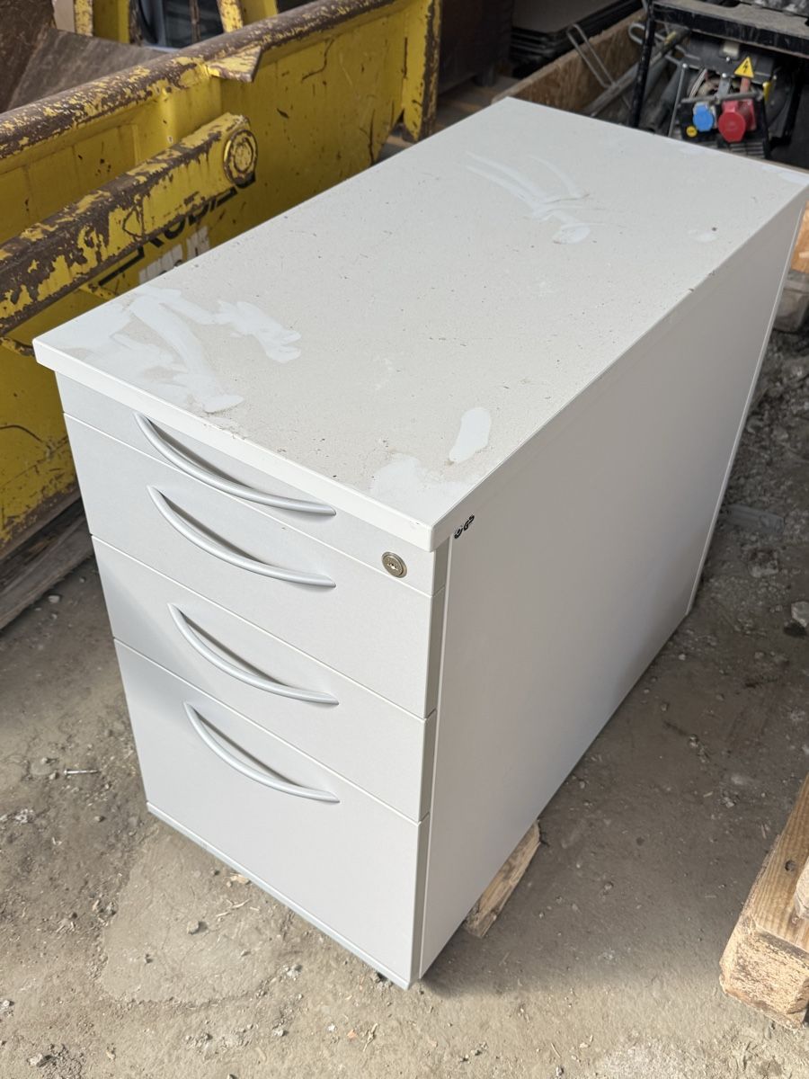Eléments de bureau: Rollcontainer – D'occasion à Affoltern BE par _Kaeser_
