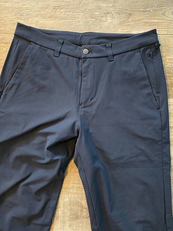 Pantaloni: Lululemon ABC Warpstreme Hose Gr. 33 Navy – Usato da Dietlikon venduto da Bonamesa