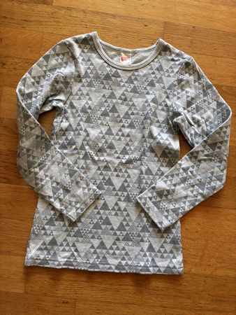Schönes Thermoshirt Gr. 134/140