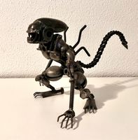 Metall Skulptur im Stile von H.R. Giger bzw. Alien