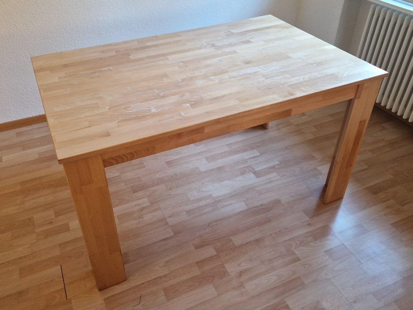 Tavoli: Esstisch mit Gebrauchsspuren 140x90cm – Usato da Zürich venduto da cla_w5tp