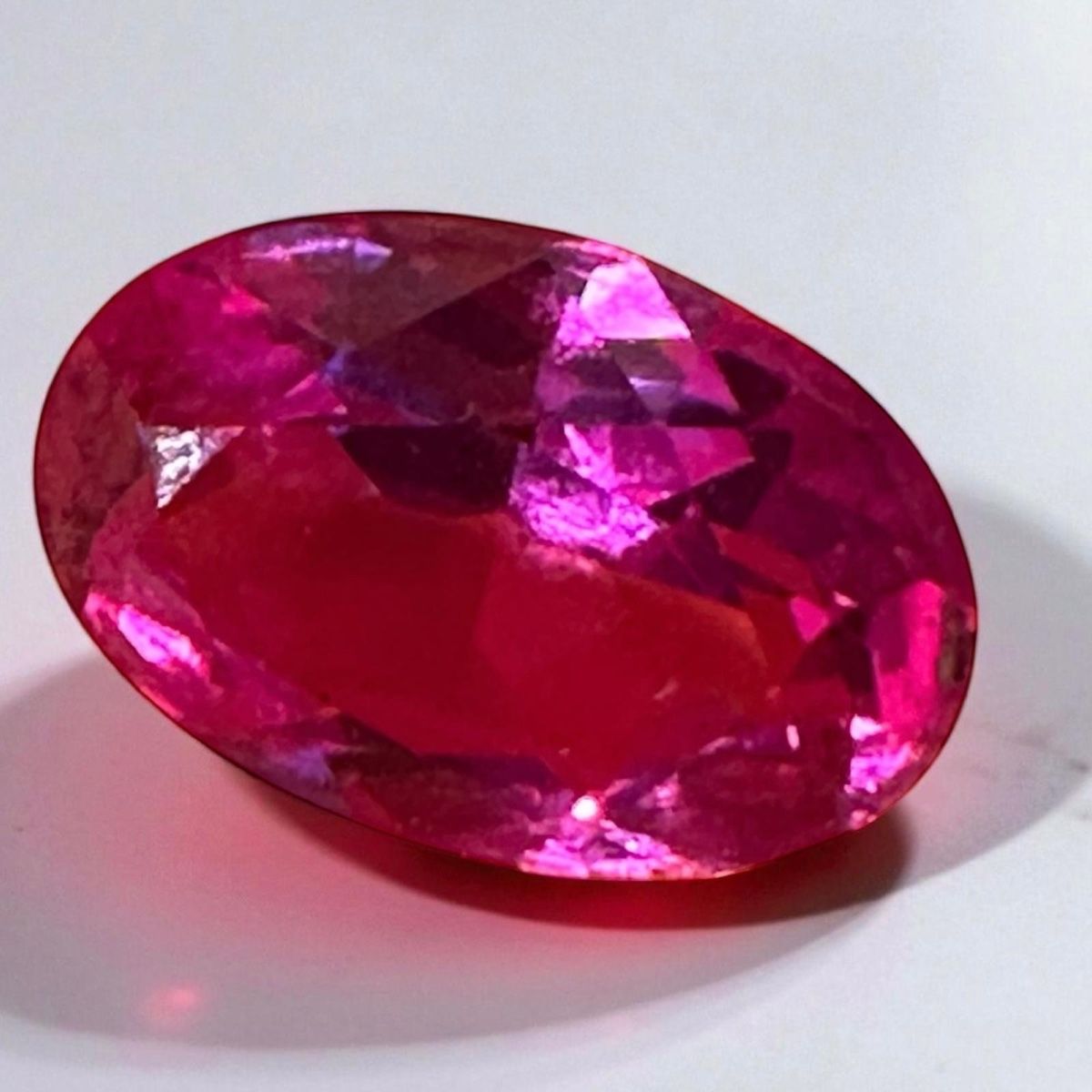 Pietre preziose: Oval cut Red Gemstone - RUBIN synthetic – Usato da Lausanne venduto da artnouveau04 9