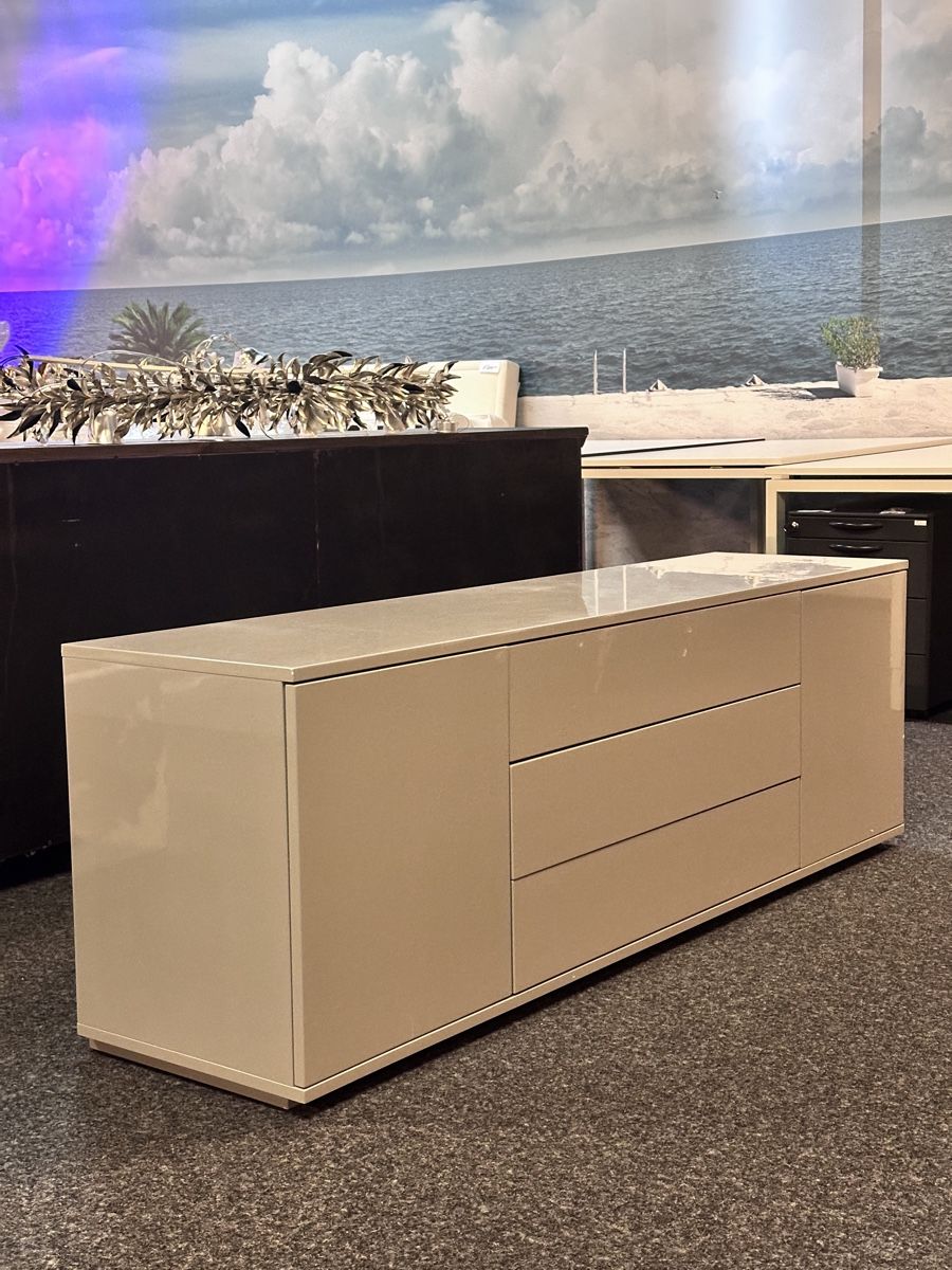 Cassettiere: Schönes sideboard 180 x 45 x 60 cm – Usato da Küsnacht ZH venduto da Icon21