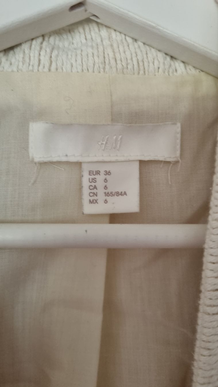 H&M Jacken: Blazer / Jacke mit Streifen Gr. 36 – Gebraucht aus Balzers von Homeandgarden 1