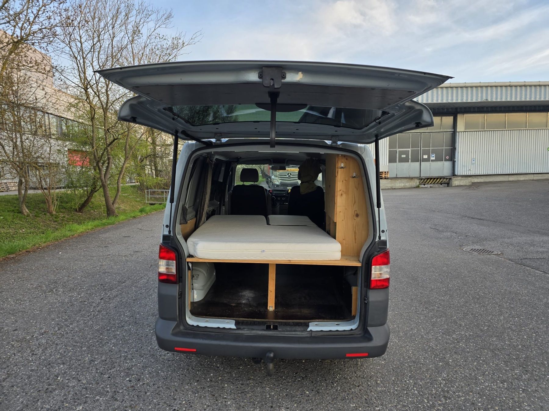 VW Camping Fahrzeuge: Camper VW T5 2.0 TDI 77kw – Gebraucht aus Zürich von libing 6