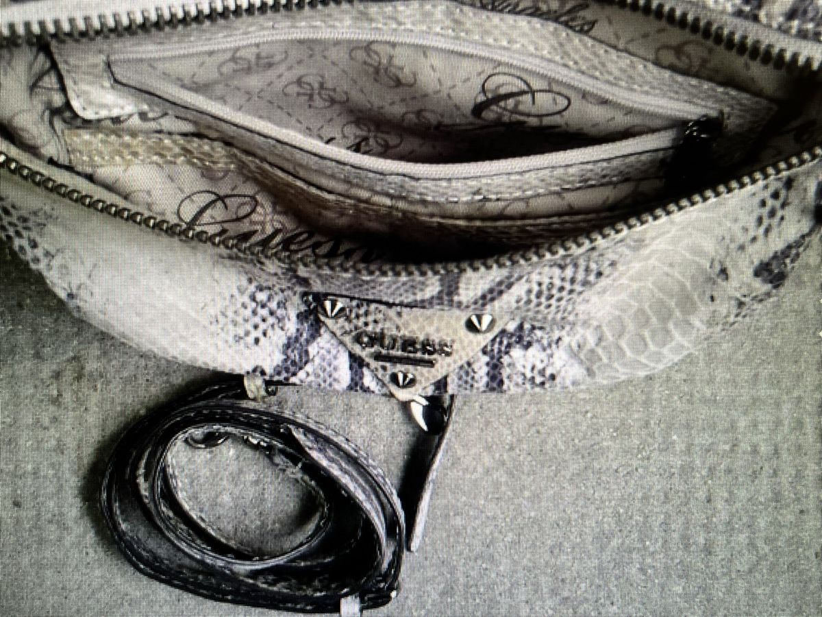 Guess Borse da donna: Guess Handtasche . Guter Zustand. – Usato da Aeschlen ob Gunten venduto da Sonjan 6